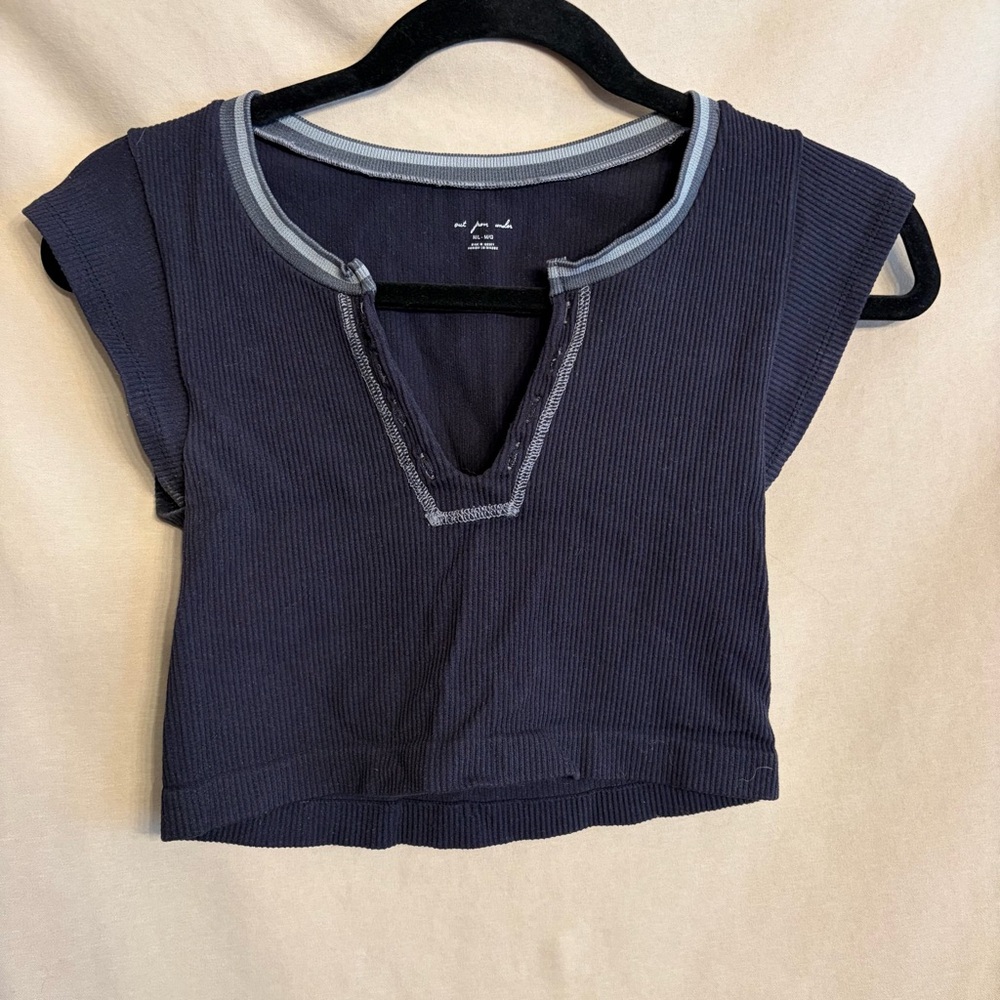 Urban Outfitters Out From Under M/L Seamless Ribbed V-neck Crop Black